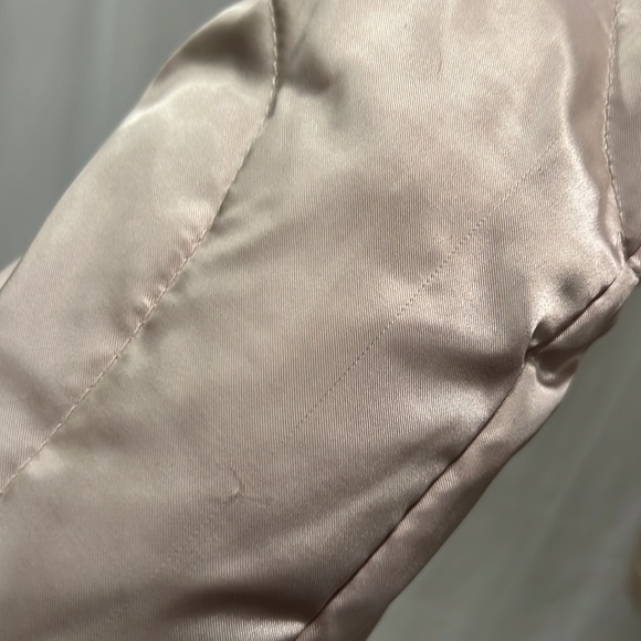 I Madison down jacket with fox fur trim on removable hood. - Picture 5 of 10